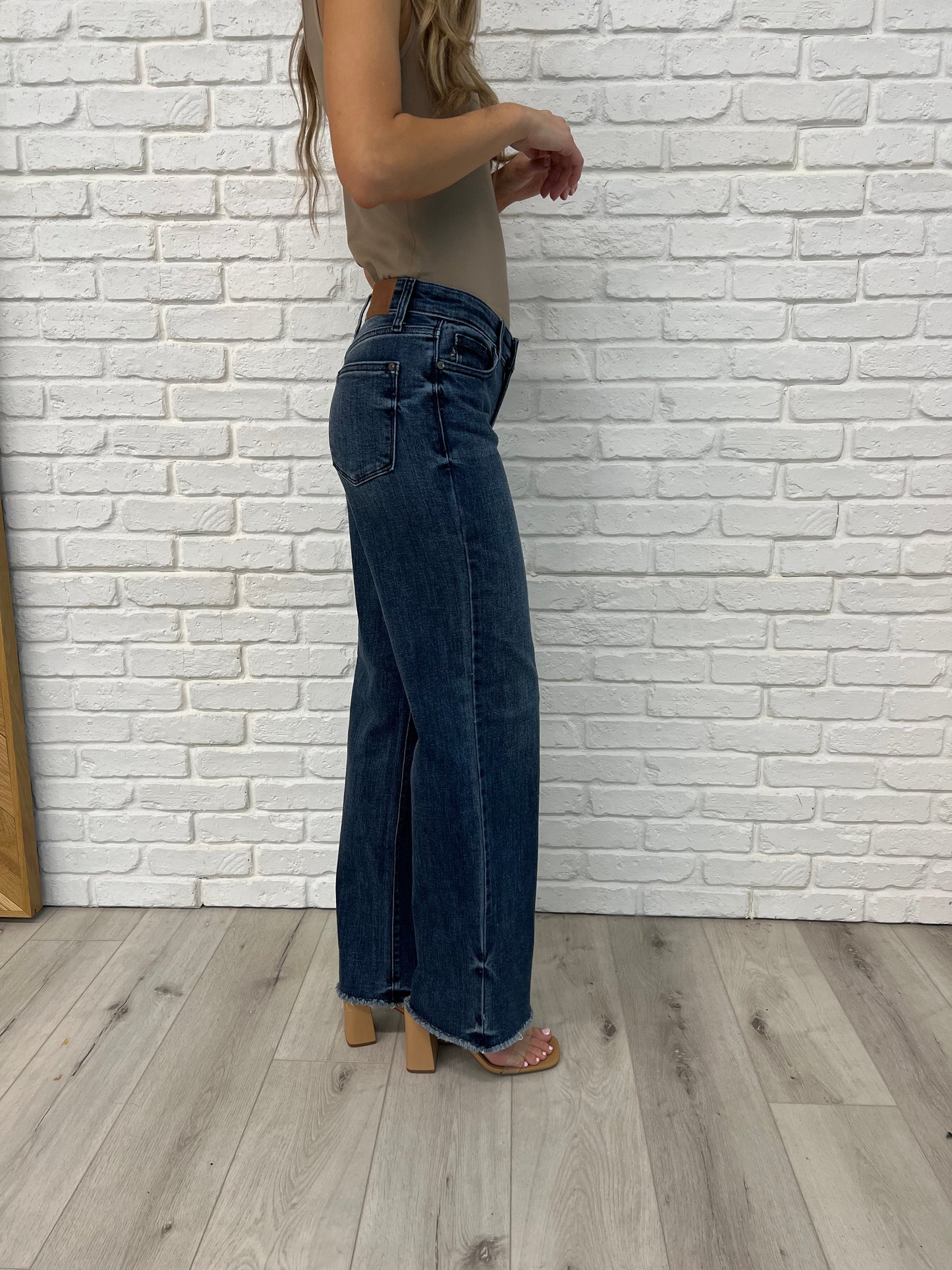 Judy Blue - Addie Mid Rise Vintage Wash Wide Leg Jeans
