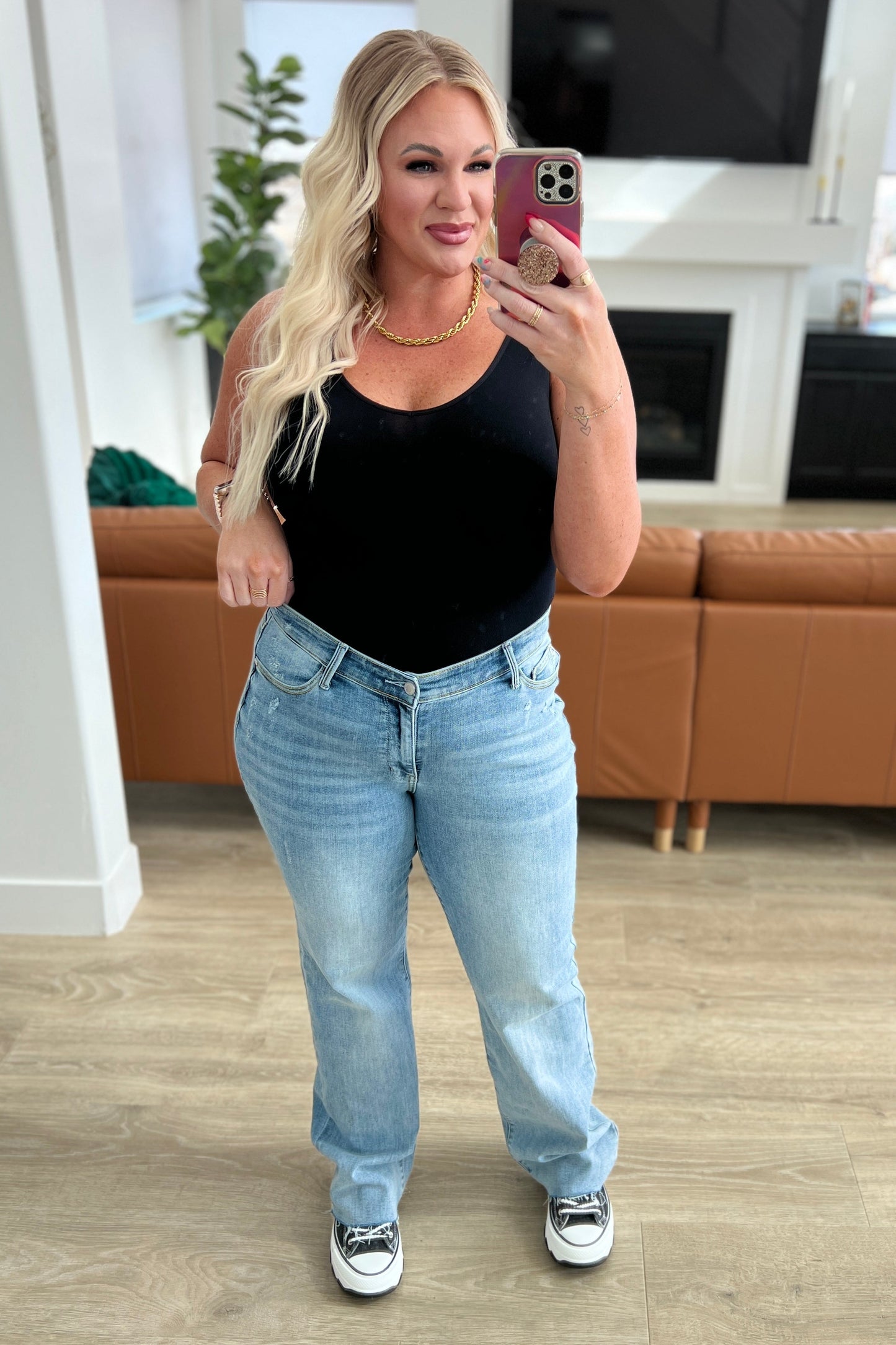 Judy Blue - Mildred High Rise V Front Waistband Straight Jeans