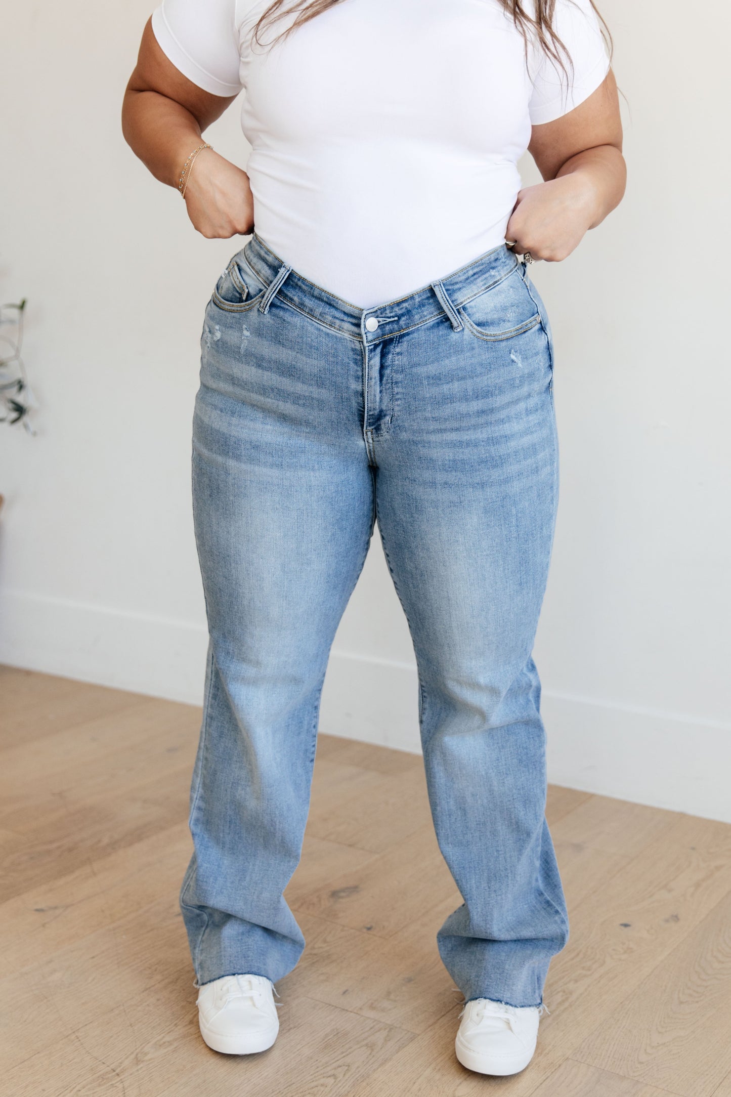 Judy Blue - Mildred High Rise V Front Waistband Straight Jeans