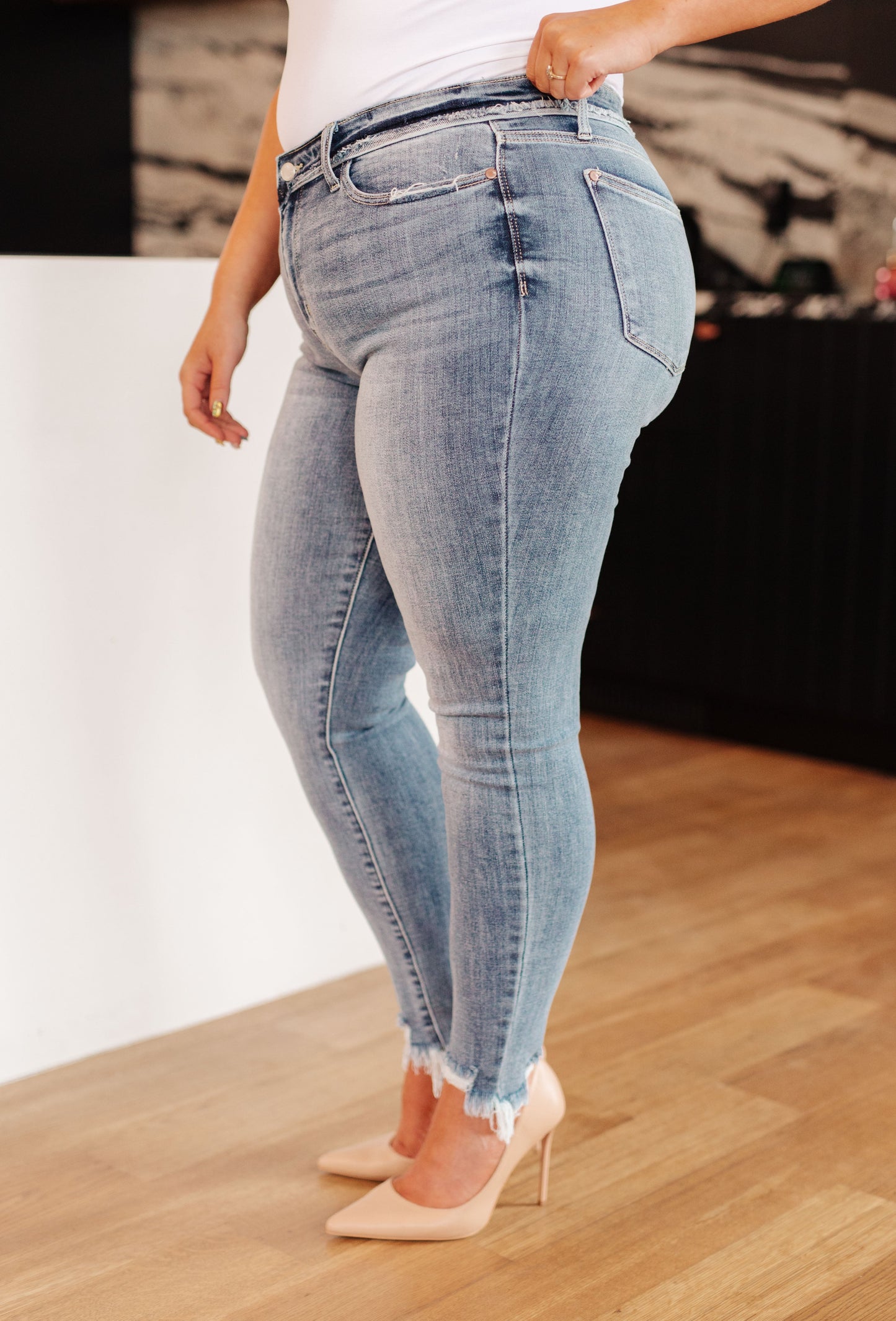 Judy Blue - Sherry Mid Rise Release Waistband Detail Skinny