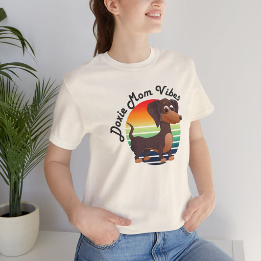 Doxie Mom Vibes Tee