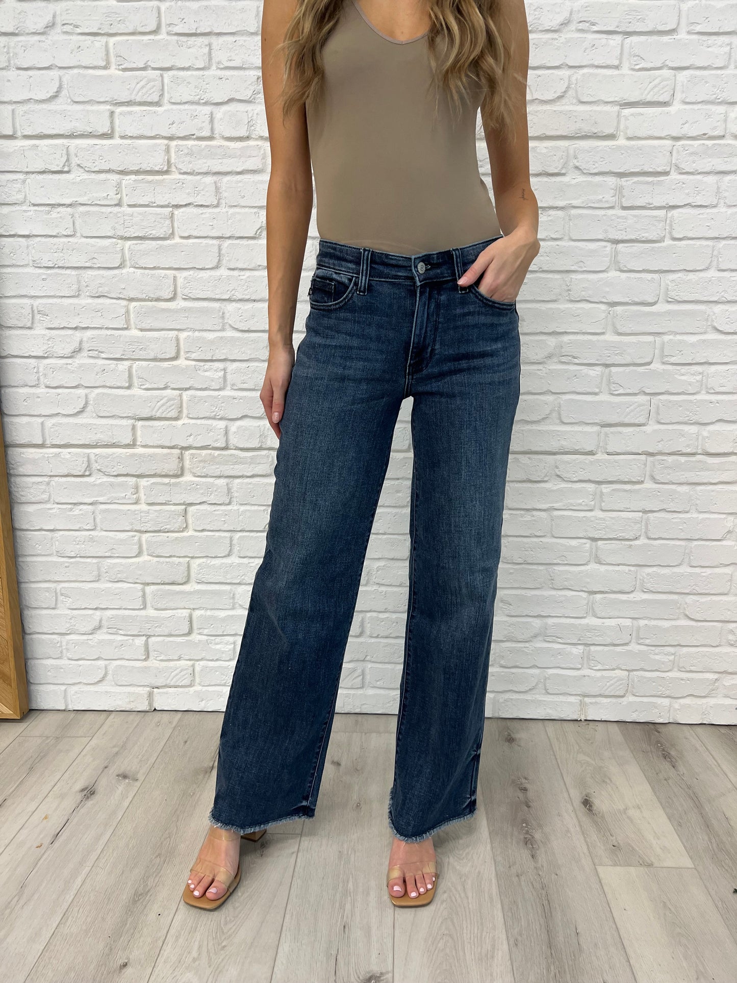 Judy Blue - Addie Mid Rise Vintage Wash Wide Leg Jeans