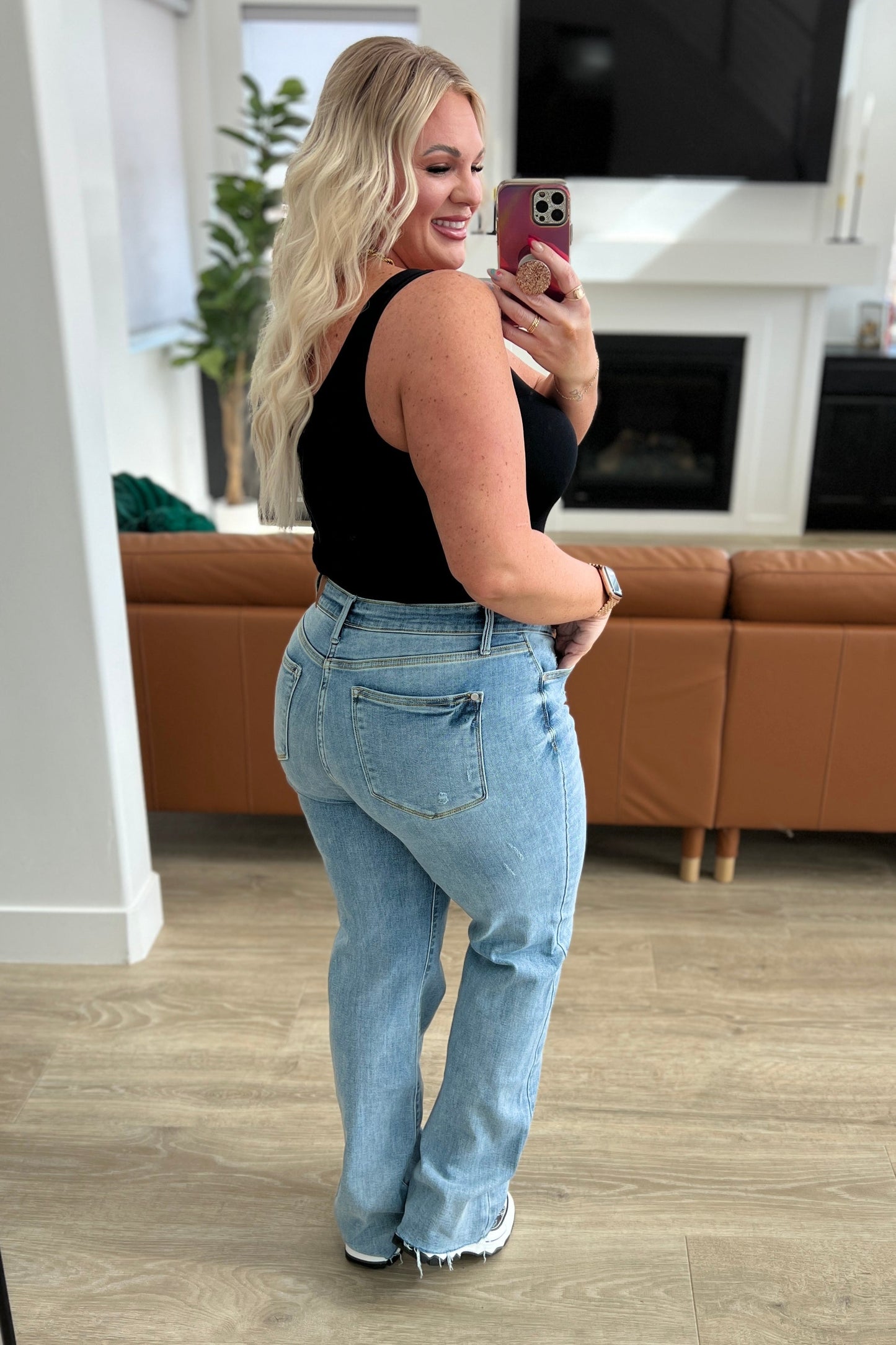 Judy Blue - Mildred High Rise V Front Waistband Straight Jeans
